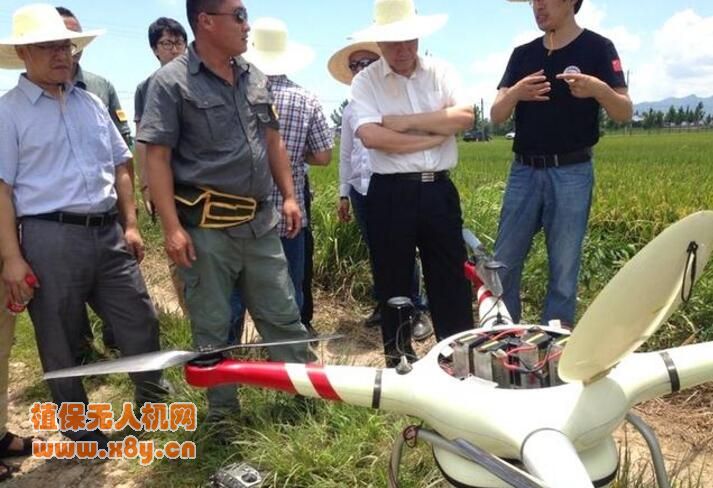 农民花20万元买“无人机”打农药，是一种什么样的体验？